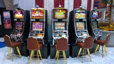 GoPay deposit flow on loyal4d slot mobile app showing instant payment confirmation